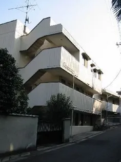 十二番館【2階】の外観