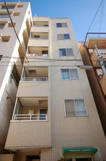 ワイエム赤坂【2階】の外観