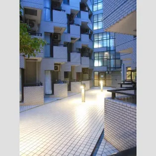 コスモシティ市ヶ谷【2階】の外観