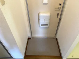 プレジール駅西【1階】の玄関