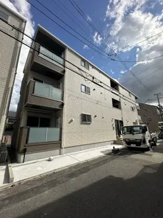 F ASECIA BOURNOの画像