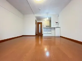 レオパレスエテルナたかせ【1階】の居間