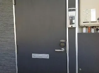 レオパレスアンテルブルグII【2階】の玄関