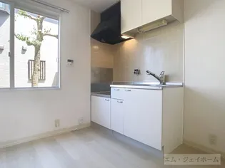 フレグランスA【1階】の居間