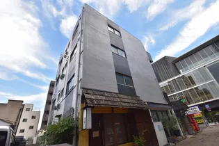 表町美建ビル【2階】の外観