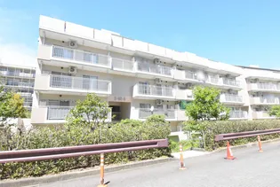 UR多摩ニュータウン長池公園せせらぎ通り北の画像