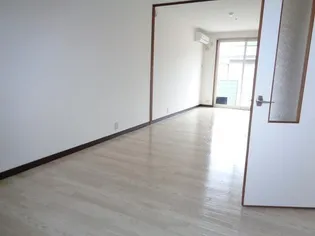 エクセレントハイツ【1階】の居間