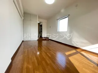 ツインフォーラムイースト【3階】の内装