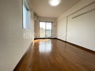 ツインフォーラムイースト【3階】の居間