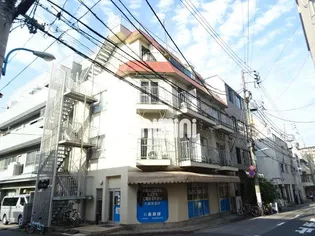 マンション鈴木【2階】の外観