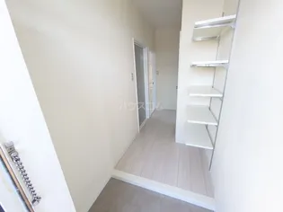 ハイツグロリア【2階】の玄関