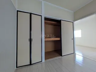 ハイツグロリア【2階】の内装