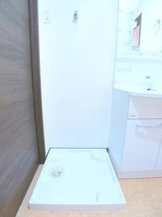 ヒルバレー新八柱【1階】の内装