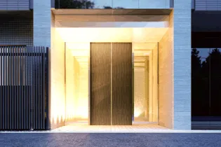 東京都荒川区西日暮里1【マンション】の外観