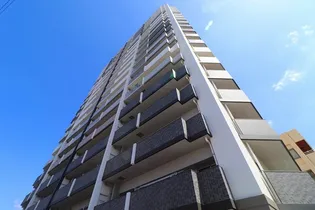 プレサンスロジェ国際通りレーヴタワー【4階】の外観