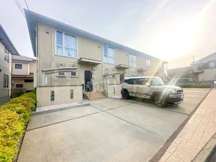 スリーズの外観