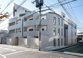 東京都新宿区西落合1【マンション】の外観