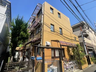 パークアベニューエステイン【2階】の外観