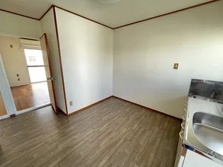 山内アパート【2階】の居間