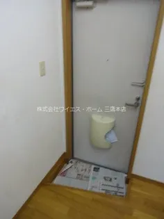 フローリ福島【1階】の玄関