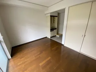 ダンディリオン松戸【2階】の居間