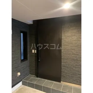 プレミアムガレージ陽東【2階】の玄関