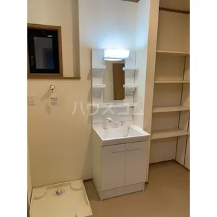 プレミアムガレージ陽東【2階】の内装