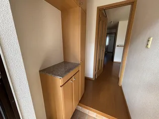 エアリー ミニヨンC【1階】の玄関