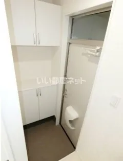 ルミュゼ末広【1階】の玄関