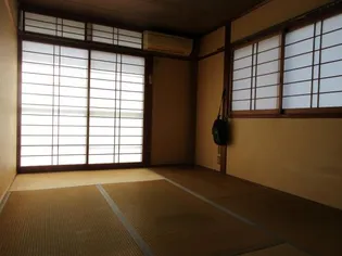 第二OMハイツ【2階】の居間