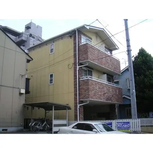 West Coast【2階】の外観