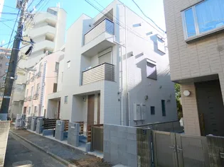 ピッコラカリーナ広尾【1階】の外観
