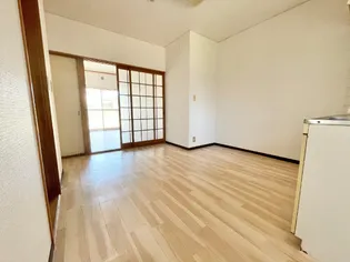 ハタノコーポ元八王子I【1階】の居間