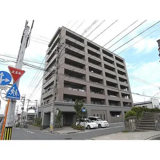 サーパス麓山【1階】の外観