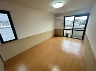 スペースロイヤル【2階】の内装