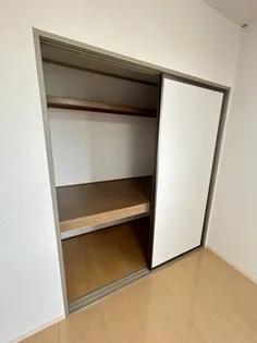 スペースロイヤル【2階】の内装