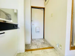 Fine Field【2階】の玄関