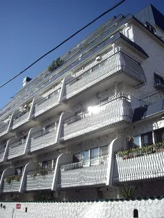 秀和第二神宮レジデンス【2階】の外観