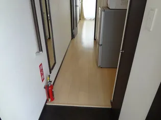 レオネクスト美津【1階】の玄関