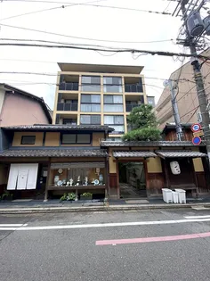 ヴィラスタジオーネ御所南【4階】の外観