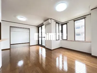 ノーヴァ・フレア  II【2階】の居間