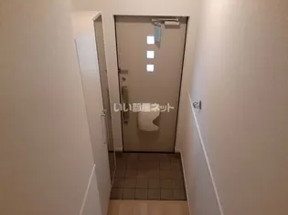 ラ カーサ 卯之【2階】の玄関