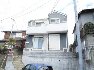 アザレ岡上【2階】の外観