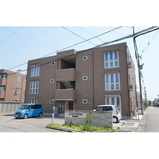 アズ・アールヴォリ町村【1階】の外観