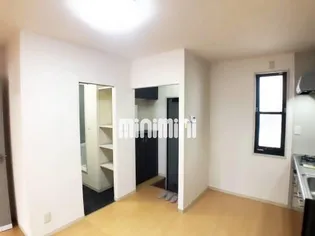 レジデンス末広【1階】の居間