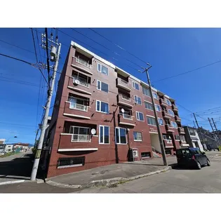 マンションイーストリバー【2階】の外観