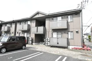 ファミィール A【2階】の外観