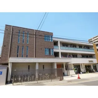 アヴニール並木の画像