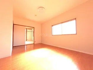 ハイツグロリア【2階】の居間