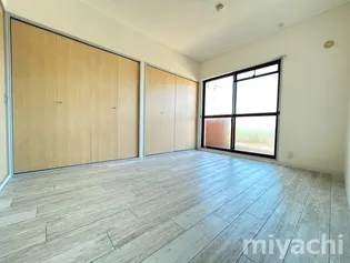 アマ・デトワールII【3階】の居間